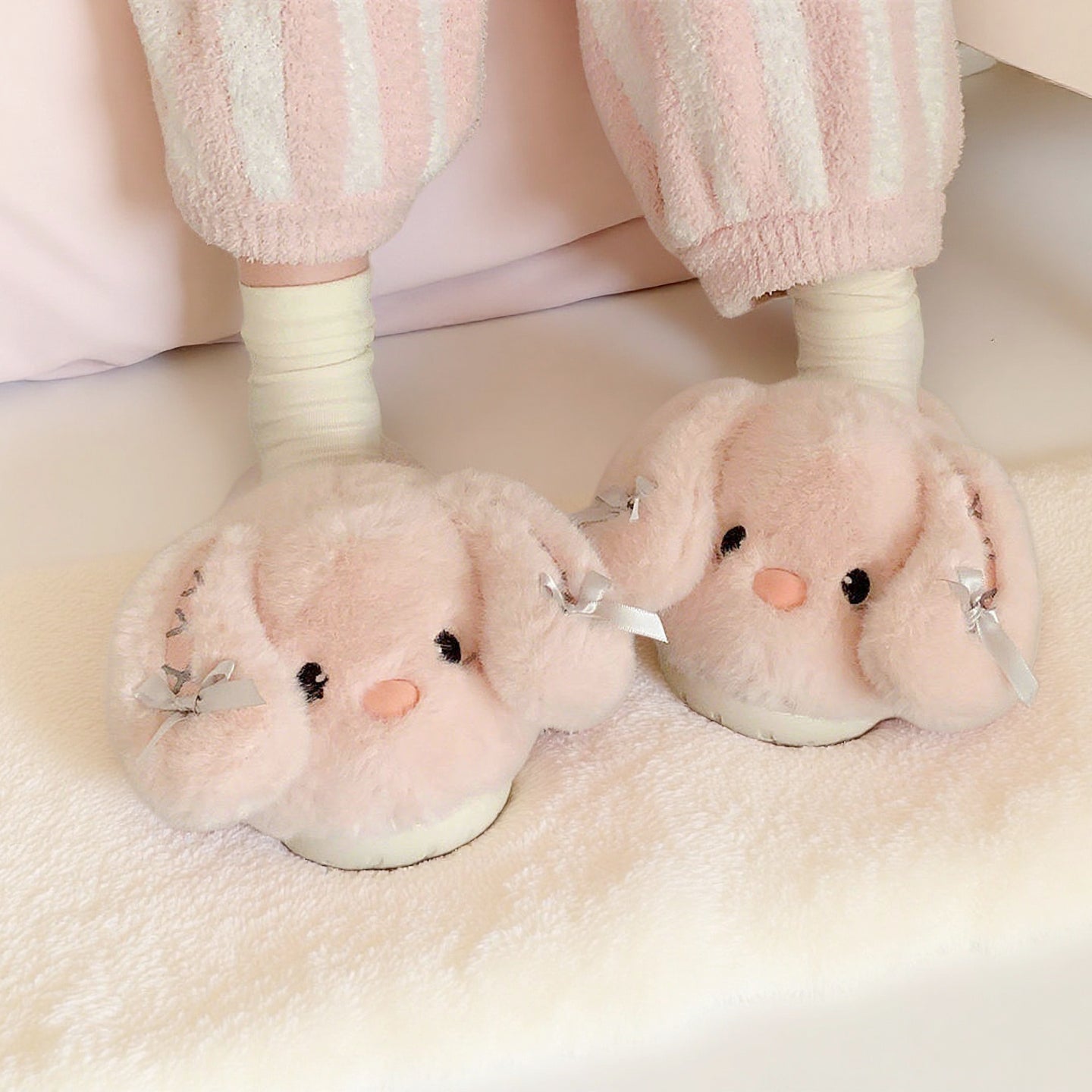 Cute Bunny Slippers Shoes, Cozy Christmas for Women - Plush Non-Slip Indoor Booties, Festive House Shoes