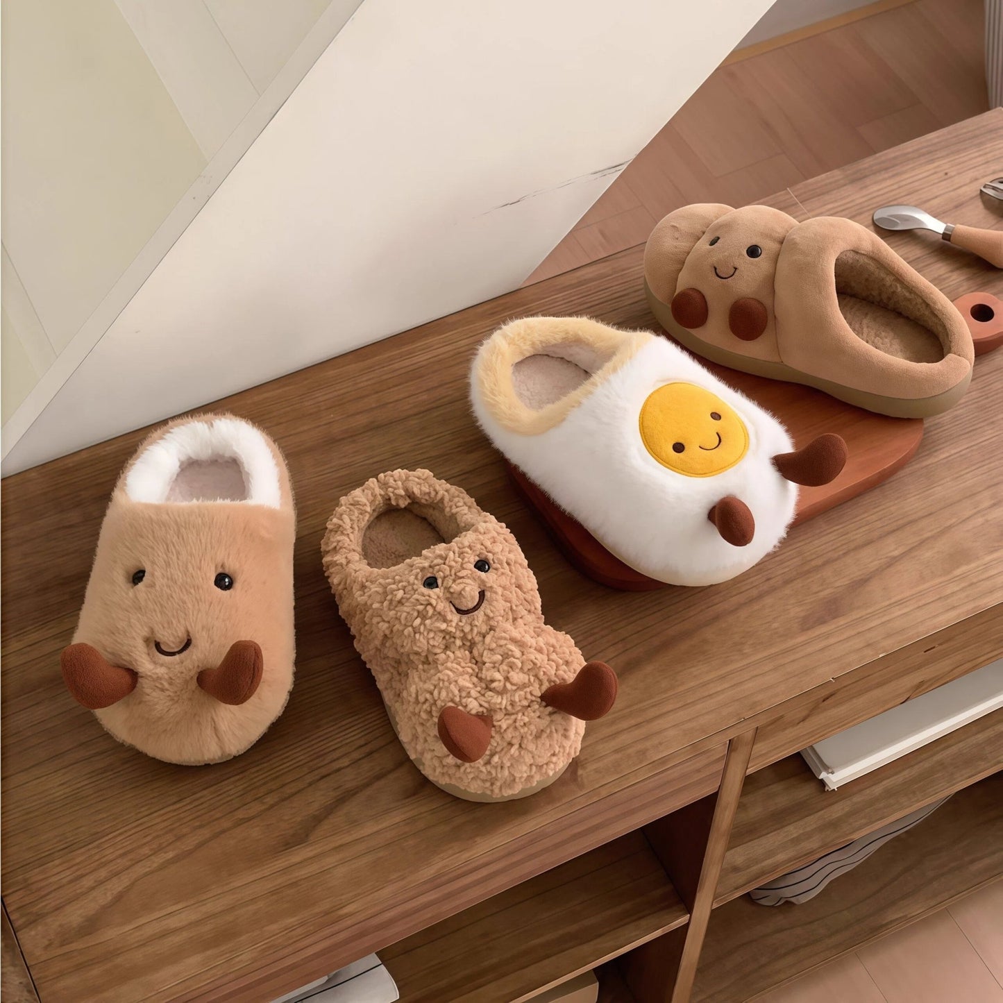 Cozy Christmas Slippers for Women - Plush Non-Slip Indoor Booties, Festive House Shoes - Buhigift